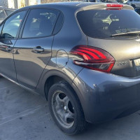 Vehicule-PEUGEOT-208%25201%2520PHASE%25202-2019-9fa1ea5cf96d189f59c46808b60e33aede319726513948a8beb8ae8788d4598b_m.jpg