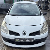 Vehicule-RENAULT-CLIO%25203%2520PHASE%25201-2006-e5fa0f45d6a68223e47e1c0f3acccbdf76332a6406db9e8f989b86381ee287ca_m.jpg