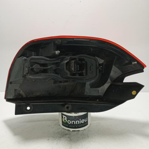 101807506-b575a0e8-2835-4417-aba4-0d0e2beabc64-Piece-Feu-arriere-principal-droit-feux-8200474327-RENAULT-SCENIC-2-PHASE-2-6715c8503fb38d6a5bdd3a03eec8881dedc0ac80d5fbadbb3ef00c96362cae49_m.jpg