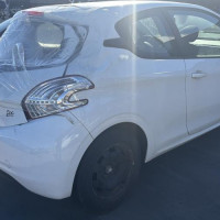 Vehicule-PEUGEOT-208%25201%2520PHASE%25201-2015-6f2df88675739ec643a13a2d32183e4486e3b278f2499dee71a504fa6bf2de82_m.jpg