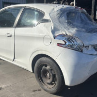 Vehicule-PEUGEOT-208%25201%2520PHASE%25201-2015-6f2df88675739ec643a13a2d32183e4486e3b278f2499dee71a504fa6bf2de82_m.jpg