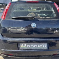 Vehicule-FIAT-GRANDE%2520PUNTO-2007-1da9208fbf3de5362e8c6e02cfae6e4939e17a86c4fa97a81f8153c0be72652b_m.jpg