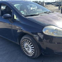 Vehicule-FIAT-GRANDE%2520PUNTO-2007-bf0050ae58842689fd7dda37082d968ecdb9a15e2b45f8ffd71892f315753b99_m.jpg