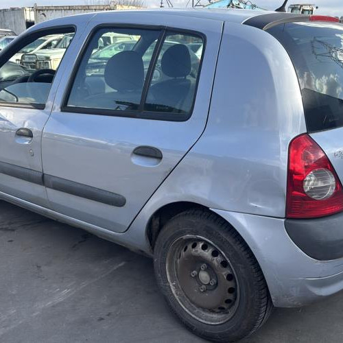 Vehicule-RENAULT-CLIO%25202%2520PHASE%25202-2004-c634f4a08b302426a8c413635bb2b9ba53a1a9c934d62430594ce4f3b7c2c645_m.jpg