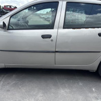 Vehicule-FIAT-PUNTO%25202%2520PHASE%25201-2000-e812994acc3859ec45c24d1f33f6002886615c793c91eb89d0c6d26e660c9604_m.jpg