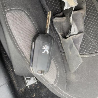 Vehicule-PEUGEOT-208-Access-2012-0338ebf971e2f4b1286590a997b534720db8f5609628be0d42c76f4d148a5718_mtn.jpg