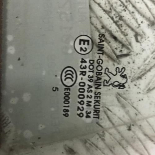 Piece-Vitre-arriere-droit-PEUGEOT-508-1-PHASE-2-1bb9daaf0c7a68e571ee76fc5f973ca7a987a2819a28655097b0699a319ed589_mtn.jpg