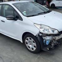 Vehicule-PEUGEOT-208-1-PHASE-2-2015-16dfcae26ba41f8d3a963d62ebfcbccac778da5b9c3ee2f0074817a7f9bca7ab_mtn.jpg