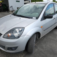 Vehicule-FORD-FIESTA-5-PHASE-2-2006-8620ad18e79c116b36578e46bbc7c9ffeaf2153a26c1667004c6c8c59c3e267f_mtn.jpg