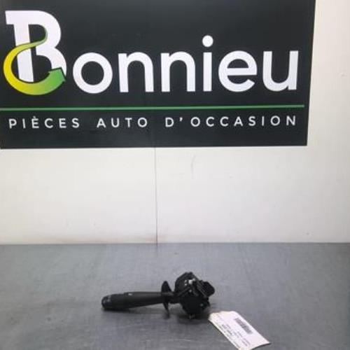 74081220-7de2c5d5-b9d2-4f1f-8ce5-4bd200167e95-Piece-74081220-Commodo-phare-7701072110-RENAULT-TWINGO-2-PHASE-1-15-DCI-8V-TURBO-b77ffb447031309f5e20947ef55a787496a12674dc815d7502bea26946924168_m.jpg