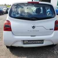 Vehicule-RENAULT-TWINGO-2-PHASE-1-2010-cad6d65321bdae646de44abca3478c8285c16b1d7f325a6e92a5b0f3f5d7d137_mtn.jpg