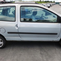 Vehicule-RENAULT-TWINGO-1-PHASE-3-2001-f886ad177b37784b2b162439c5a12e61af7cac0590ff00c5542d15091060ef86_mtn.jpg