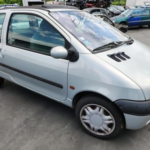 Vehicule-RENAULT-TWINGO-1-PHASE-3-2001-ae7da3b3b65b6f647257ee0d88e7e085e8327c5118bcd21e37a11dca2d2f41ac_mtn.jpg