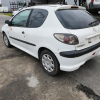 Vehicule-PEUGEOT-206-PHASE-2-2004-5090b9f7985125b8200e14c7d6a733bd4f2de7e589f7c1384ce20c394bda9339_mtn.jpg