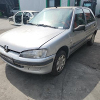 Vehicule-PEUGEOT-106-PHASE-2-2000-b7fa5919c9b12c546a8ad3ab8f9464a28f5321ebcc5d8ef830c02faa1e7c4274_mtn.jpg