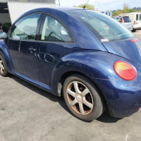 Vehicule-VOLKSWAGEN-NEW-BEETLE-1-PHASE-1-2004-b71cf429b399c7905df1503937e5a6506074da29ad82f85c9a917c6211ae27f9_mtn.jpg