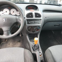 Vehicule-PEUGEOT-206-PHASE-2-2003-77dc166c4aaf0b54ce7638cf874ed7644b31d1aef948be0ffc145befdd3364fe_mtn.jpg