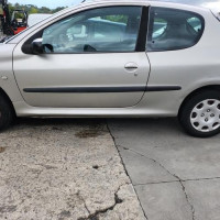 Vehicule-PEUGEOT-206-PHASE-2-2003-e26275d512d9642d16c5bd573f013e2330a8ff66e8dd1d03dffe5e14b5f28be8_mtn.jpg