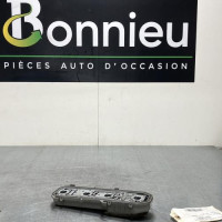 76212771-86311657-a6cf-4f48-bfac-b253b6566b31-Piece-Platine-feu-arriere-droit-RENAULT-CLIO-2-PHASE-2-b496edfb75cfa96cfdad850749e95d3f220a5e3b855da07f966379b31dd42a5b_m.jpg