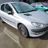 Vehicule-PEUGEOT-206%2520PHASE%25202-2004-6e4f9b5f83bb6f1fa0a48683ea731ded0ac16b8267fc2276b2fc6da8e30de638_m.jpg