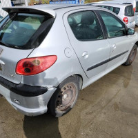 Vehicule-PEUGEOT-206%2520PHASE%25202-2004-a262e78035b9868f5d74a5d5cca64bf683e59357e81f57165a7c444c5deefd4a_m.jpg