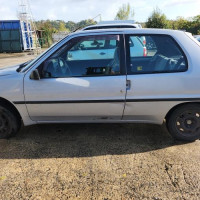 Vehicule-PEUGEOT-106%2520PHASE%25201-1995-599c83a5f92f02c4685cec262d3bd8ba63dca5cc41654aec067760a6c286daaa_m.jpg