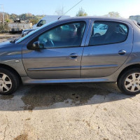 Vehicule-PEUGEOT-206+-2009-e09748ddb047a7d9267375b53dcfa21cab64e9716fa59455f2880b929538a830_m.jpg