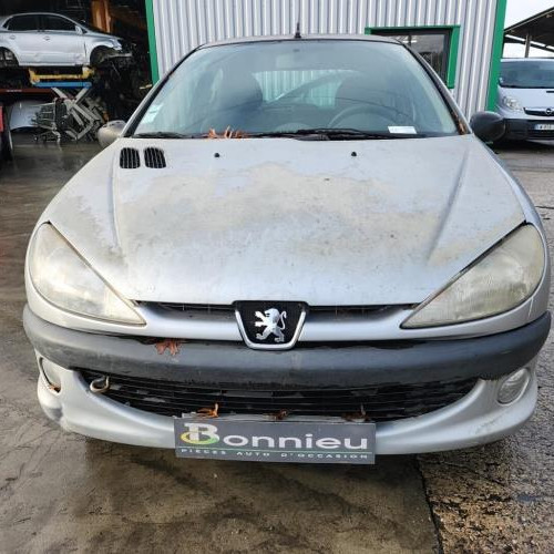 Vehicule-PEUGEOT-206-PHASE-1-2000-ea88b04a309f949d5a84070f3ec5149fd53ecca0339a65559e0185d80412e0b4_mtn.jpg