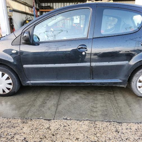 Vehicule-PEUGEOT-107-PHASE-2-2007-f02e2df7dd885e83ad7b53757ea1ef8b3edad6138ecbbec2a345a5e12b2fcb17_mtn.jpg