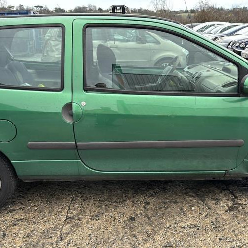 Vehicule-RENAULT-TWINGO-1-PHASE-3-2000-c5832a57dea61a436c4f1606f14ae0f5f138313959a56e6c2a6a85ec6404ba2f_mtn.jpg