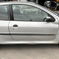 Vehicule-PEUGEOT-206-PHASE-2-2004-ba619d7c46bf93c42849b9e9de697082d7eeed0ec9ff7706bf4395042b2bf9a2_mtn.jpg