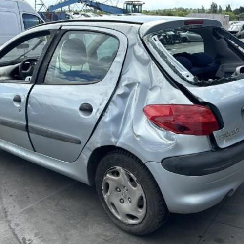 Vehicule-PEUGEOT-206-PHASE-1-2001-6e2062c63fadded5f76a94b018c95e01876f3be7c0214e386ddad4f1364d9229_mtn.jpg