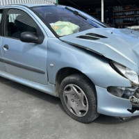 Vehicule-PEUGEOT-206-PHASE-1-2001-9190bff90829ed363f67a1209d1e1640cdabbb7b1a0f5a9cfa7cb26742cf577b_mtn.jpg