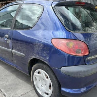 Vehicule-PEUGEOT-206-PHASE-2-2003-40c6b60cc8e18ed99b9fce8083b1292e423e9e48e5214ac6edc0c76c51364f44_mtn.jpg