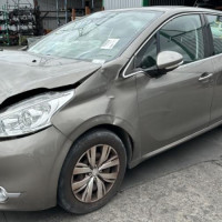 Vehicule-PEUGEOT-208%25201%2520PHASE%25201-2013-643f31a36a008da333963d003bbd61951e794ecddc2fcb1917ec4ea8f07c5203_m.jpg