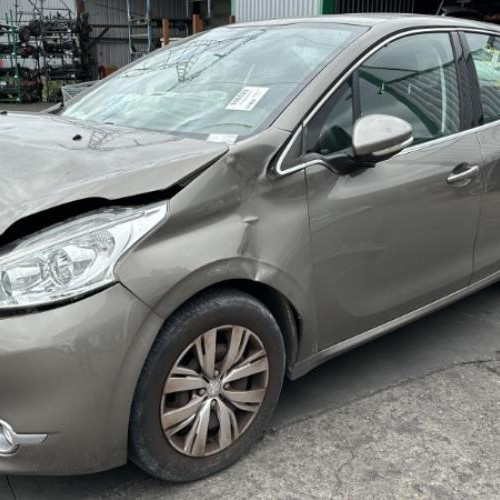 Vehicule-PEUGEOT-208%25201%2520PHASE%25201-2013-d7f6086ee567498980005de91abd923b71bf38686a6a85cdcdceaf565a34f463_m.jpg