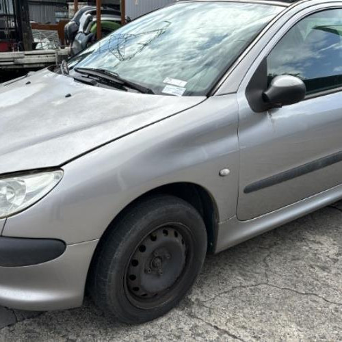 Vehicule-PEUGEOT-206%2520PHASE%25202-2004-5207da521afe01a80d0562a52607533a11dab9d96e67aae14010da478e773a86_m.jpg