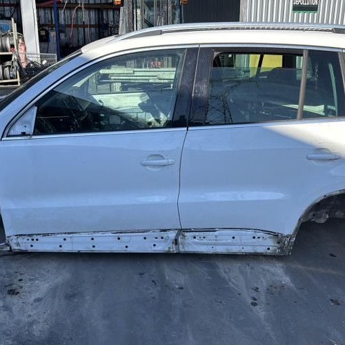 Vehicule-VOLKSWAGEN-TIGUAN%25201%2520PHASE%25201-2011-bd8f23c2aa962723c41c16579697c4f42d48dd153040beddae8e7985866e42e2_m.jpg