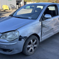 Vehicule-VOLKSWAGEN-POLO%25204%2520PHASE%25201-2005-e15afa65e831ee8fa438808ac1d588612ccbf494f49e358a4435de7abf138b04_m.jpg